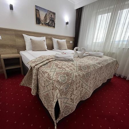 Hotel Nacional Free Parking Szarajevó Kültér fotó