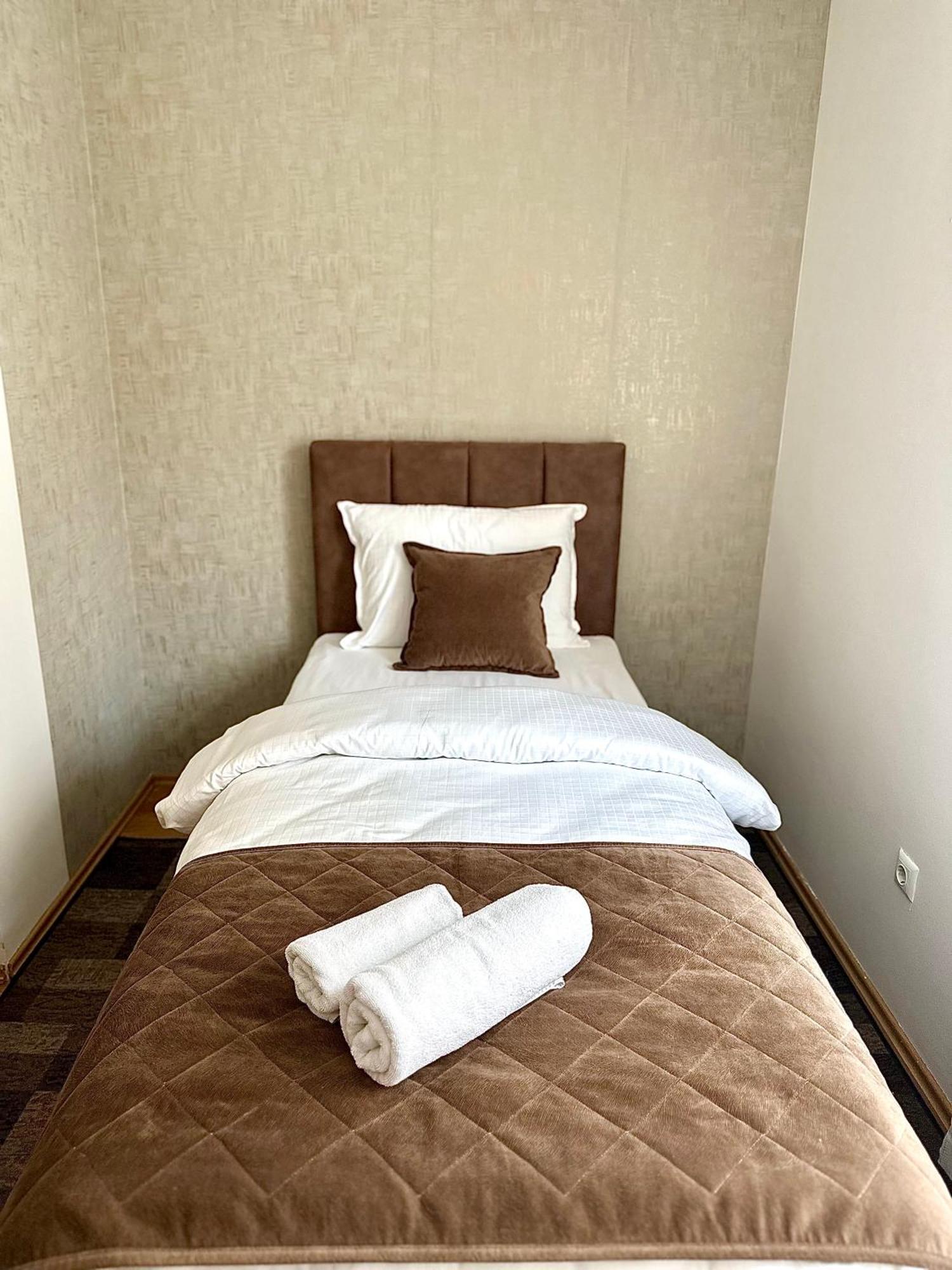 Hotel Nacional Free Parking Szarajevó Szoba fotó